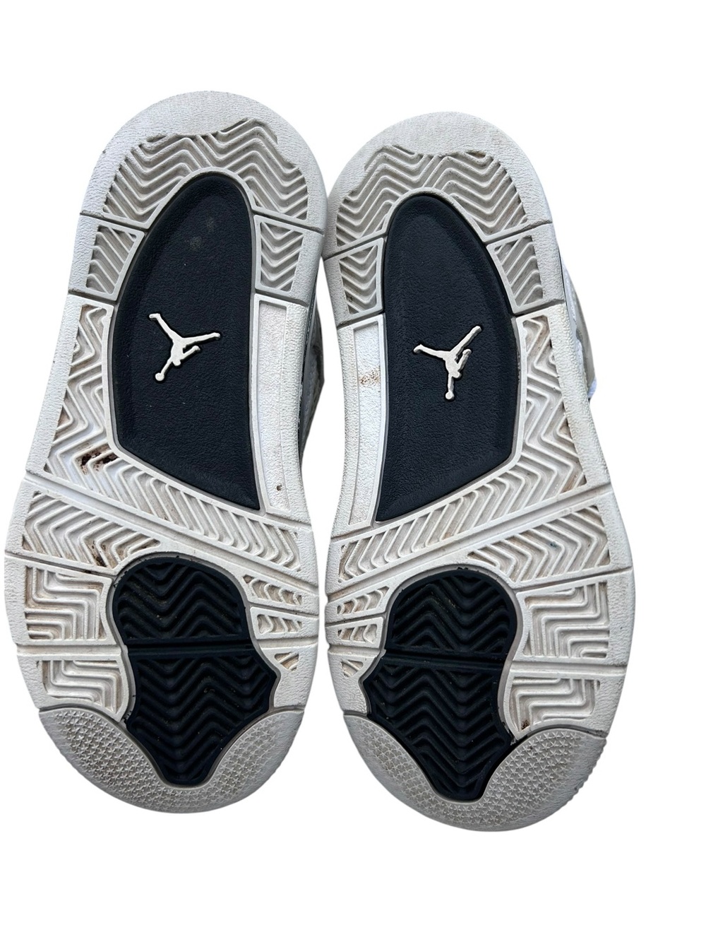 Jordan 4 OG Retro
PS Size 13C Boys Kids Sneakers
"Black Military" Neutral Grey - Picture 8 of 9